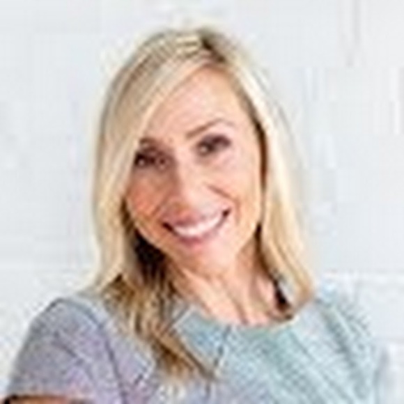 Meet your Posher, Vanessa - Picture 1 of 1